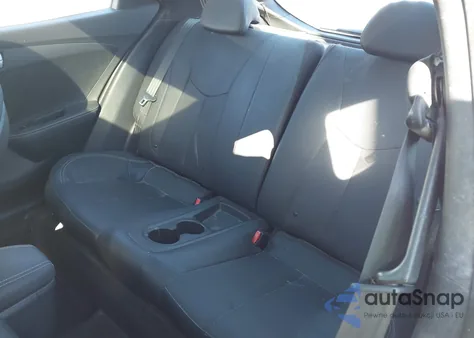 2016 Hyundai Veloster Turbo z USA, uszkodzony, nr VIN KMHTC6AE8GU292240